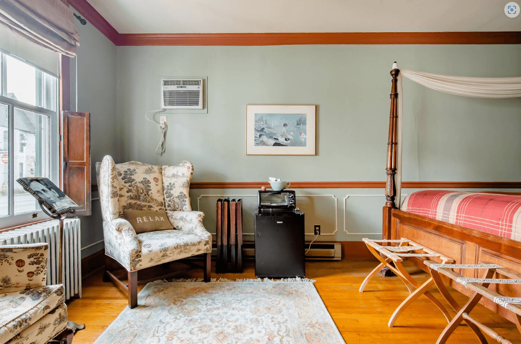 Strawberry Inn historic lodging
