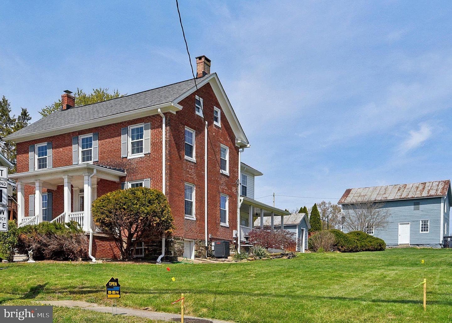 414 High St, New Windsor historic home exterior — photo 1